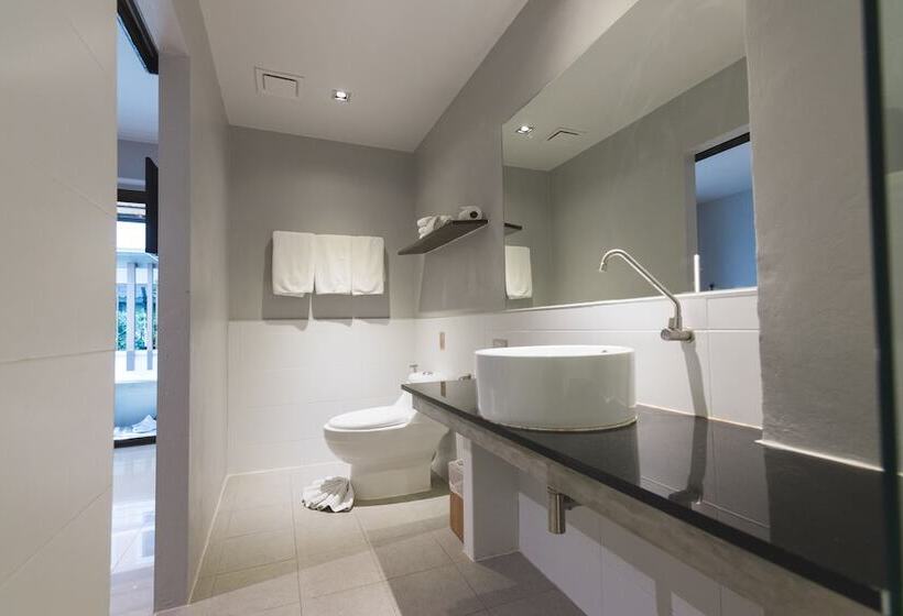 Quarto Familiar, Naina Resort & Spa   Sha Extra Plus