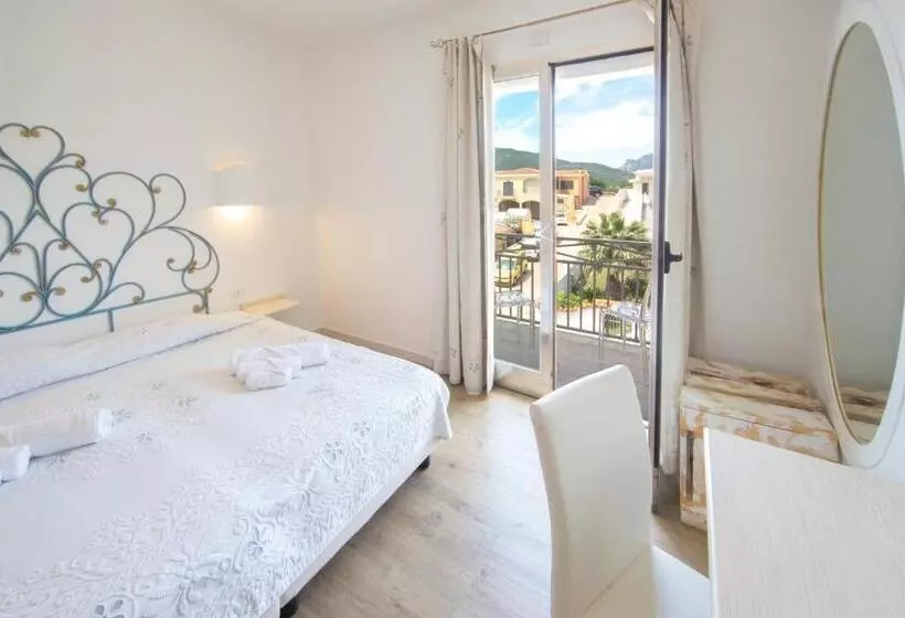 バルコニー付きスタンダードルーム, Olbia City