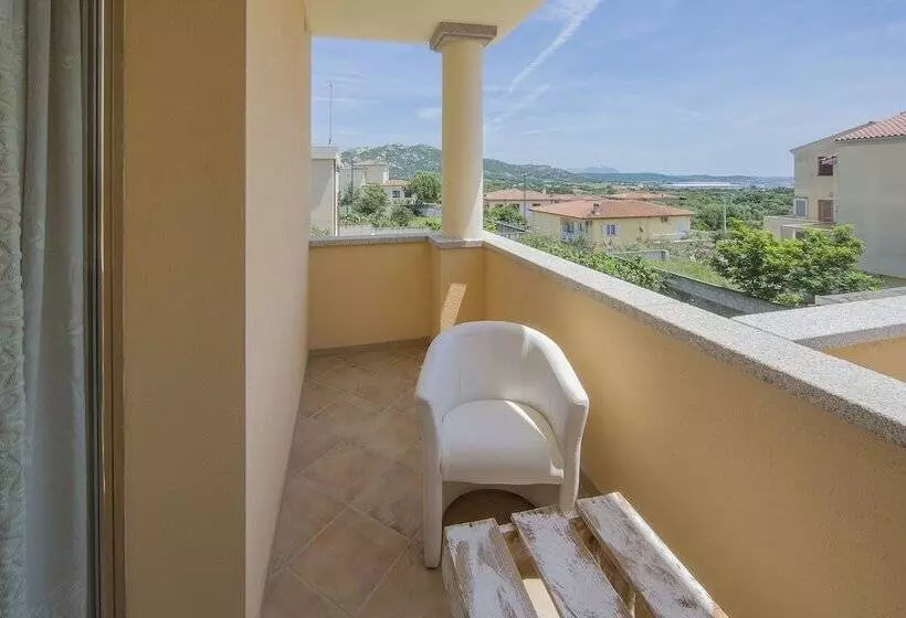 スタンダードトリプルルーム, Olbia City