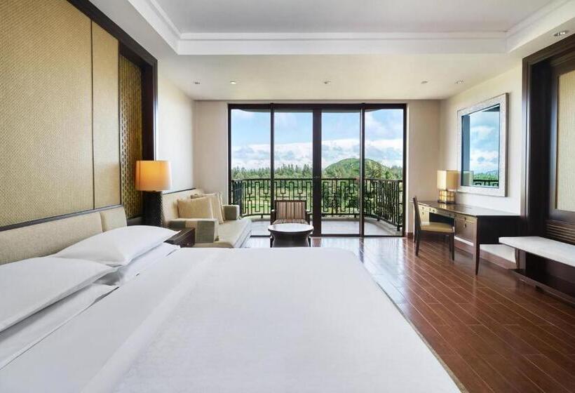 חדר סטנדרט נוף למגרש גולף, Sheraton Shenzhou Peninsula Resort