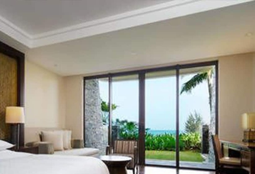 חדר סטנדרט מיטה זוגית, Sheraton Shenzhou Peninsula Resort