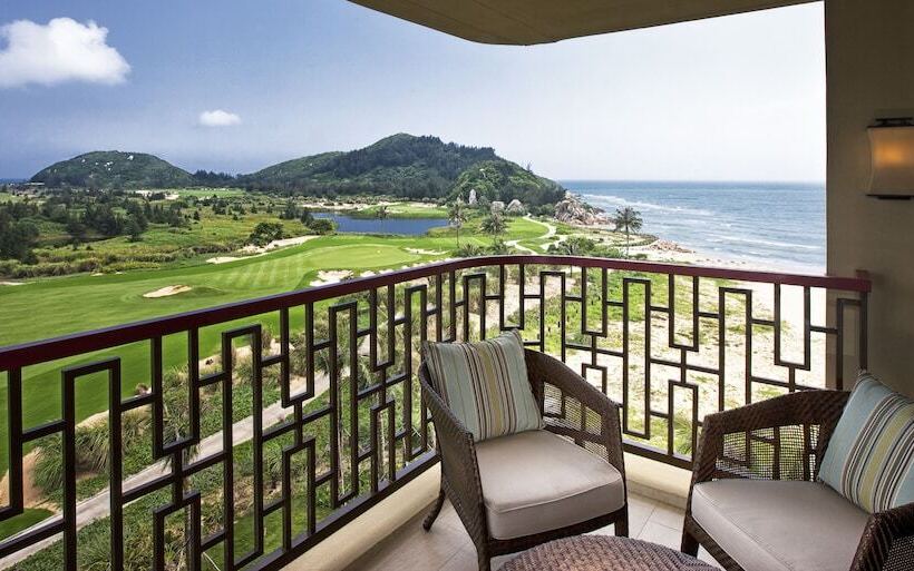 Номер Стандарт Вид на Гольф, Sheraton Shenzhou Peninsula Resort