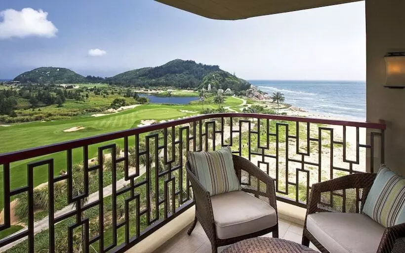 ゴルフビュースタンダードルーム, Sheraton Shenzhou Peninsula Resort