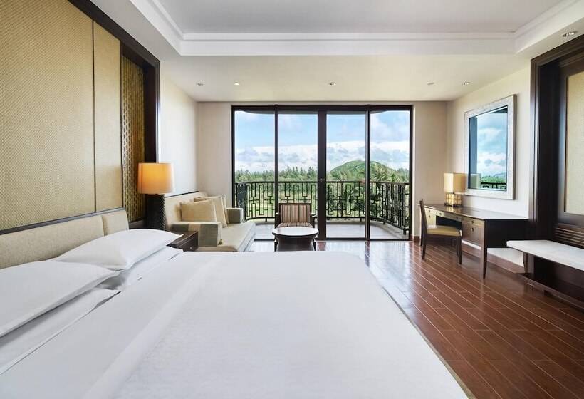חדר סטנדרט נוף למגרש גולף, Sheraton Shenzhou Peninsula Resort