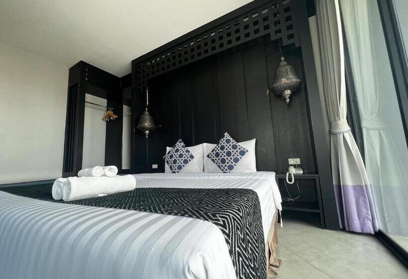 디럭스 룸 킹사이즈 침대, Srisawara Casa