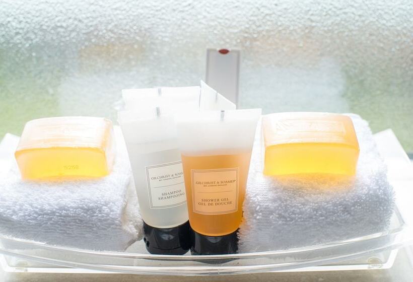 Номер Стандарт Вид на Сад, The Barnstaple