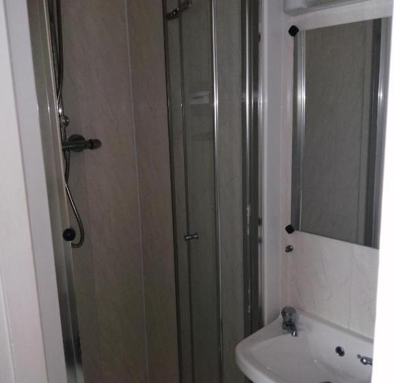 חדר פרמיום, The Garnett