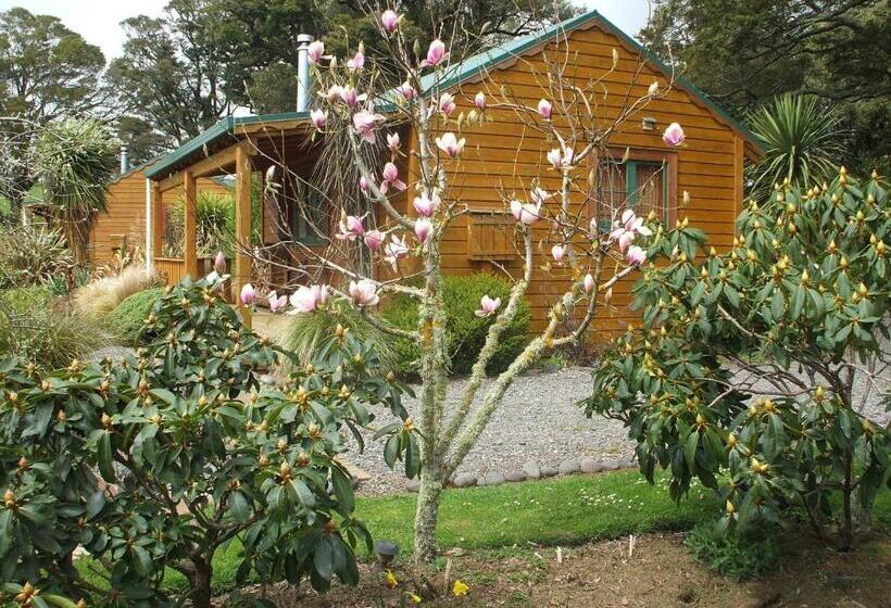 בקתה, The River Lodge