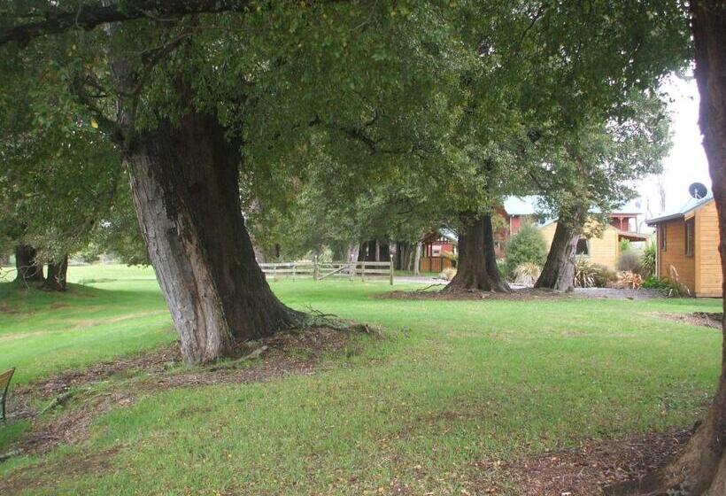 בקתה, The River Lodge