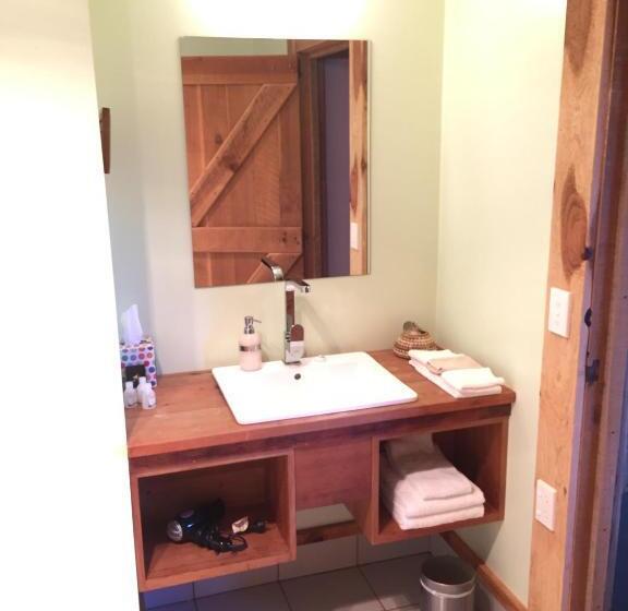 חדר סטנדרט עם מיטת קינג, The River Lodge