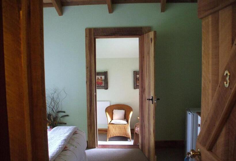 סוויטה, The River Lodge