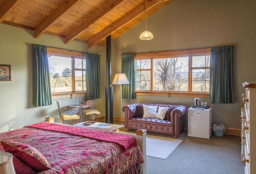 סוויטה נוף להרים, The River Lodge