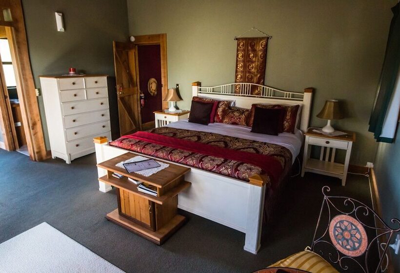 סוויטה נוף להרים, The River Lodge