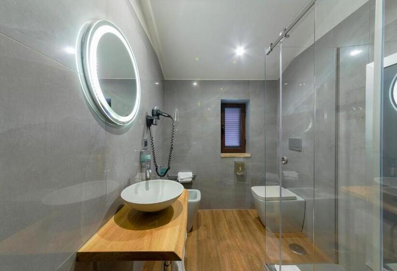 スタンダードルーム, Vogue