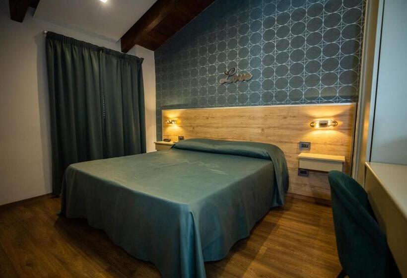 スタンダードルーム, Vogue