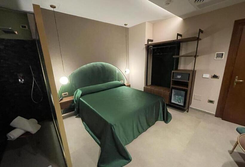 ジュニアスイート, Vogue