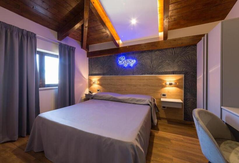 スタンダードルーム, Vogue