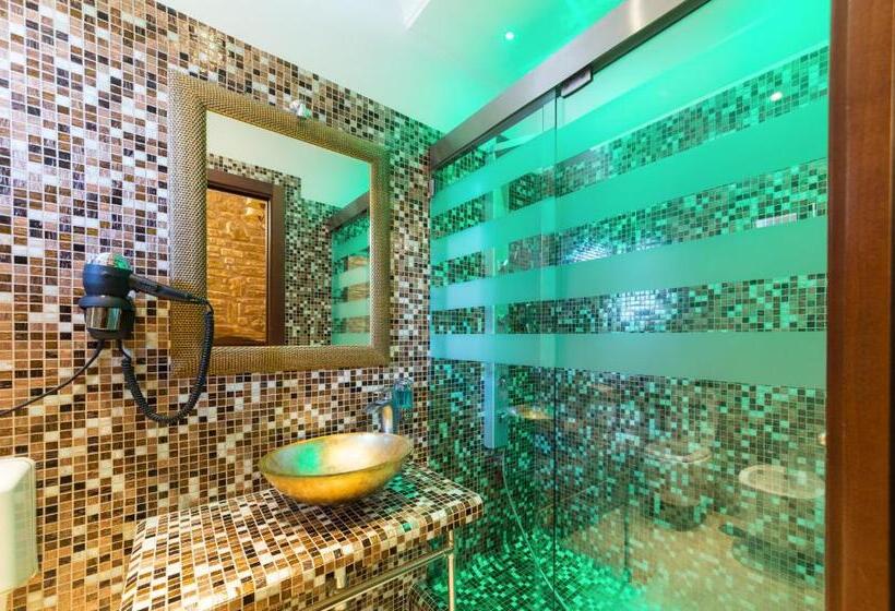 スタンダードルーム, Vogue