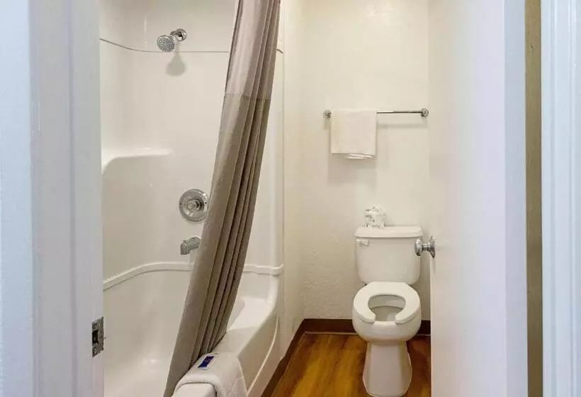 اتاق استاندارد چهار تخته, Motel 6mcallen, Tx