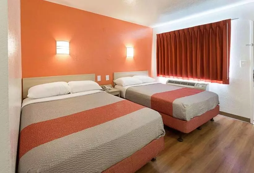 اتاق استاندارد چهار تخته, Motel 6mcallen, Tx