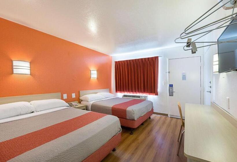 חדר סטנדרט לארבעה, Motel 6mcallen, Tx