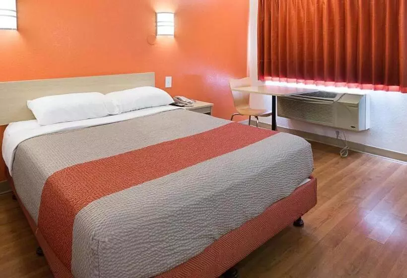 اتاق استاندارد برای معلولان, Motel 6mcallen, Tx