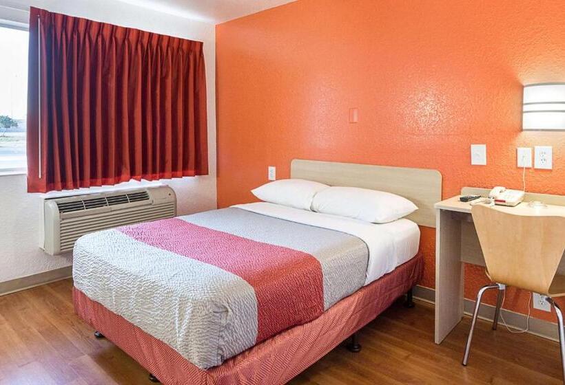 חדר סטנדרט מותאם לאדם עם מוגבלויות, Motel 6mcallen, Tx