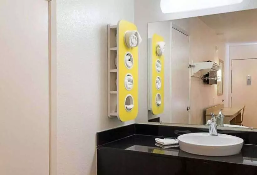 اتاق لوکس, Motel 6mcallen, Tx