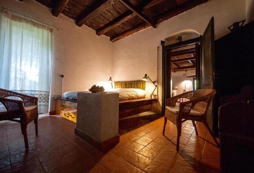 اتاق اکونومی, Casa Migliaca