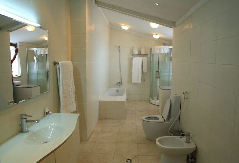 Classic Suite, Reliance Hotel Apartment