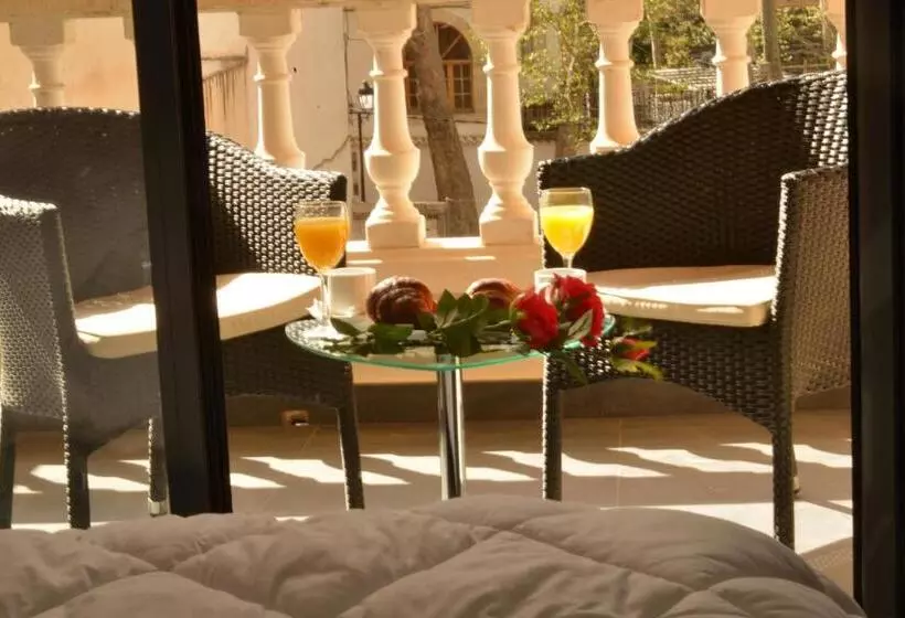 اتاق لوکس با بالکن, Alcalá Del Jucar Hotel Pelayo