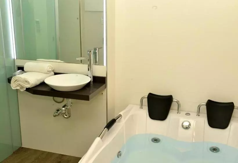 اتاق لوکس با وان آب گرم, Alcalá Del Jucar Hotel Pelayo