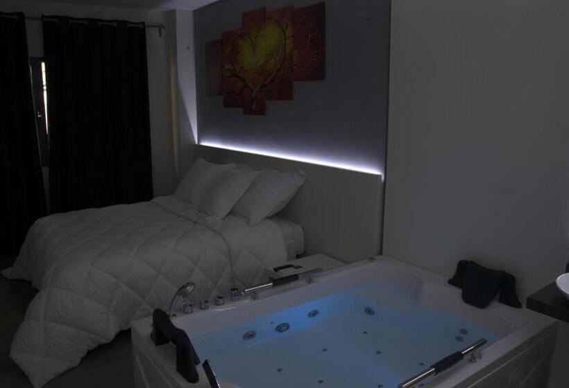 חדק דלוקס עם ג'קוזי, Alcalá Del Jucar Hotel Pelayo