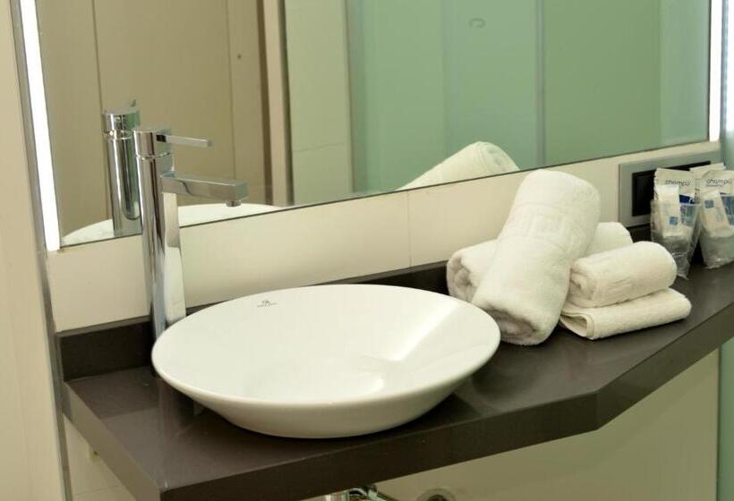 חדק דלוקס עם ג'קוזי, Alcalá Del Jucar Hotel Pelayo