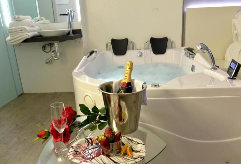 חדק דלוקס עם ג'קוזי, Alcalá Del Jucar Hotel Pelayo