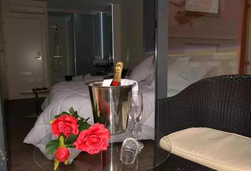 اتاق لوکس با وان آب گرم, Alcalá Del Jucar Hotel Pelayo