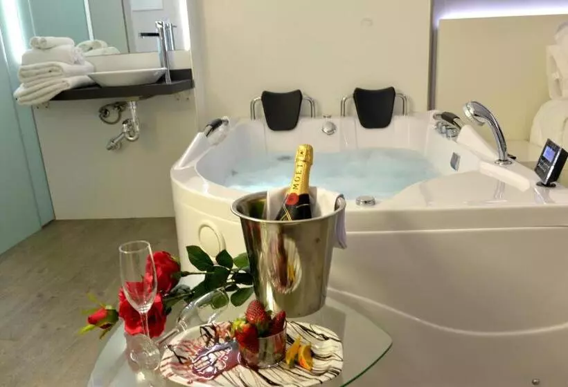 اتاق استاندارد با وان آب گرم, Alcalá Del Jucar Hotel Pelayo