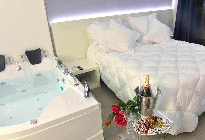 חדק דלוקס עם ג'קוזי, Alcalá Del Jucar Hotel Pelayo