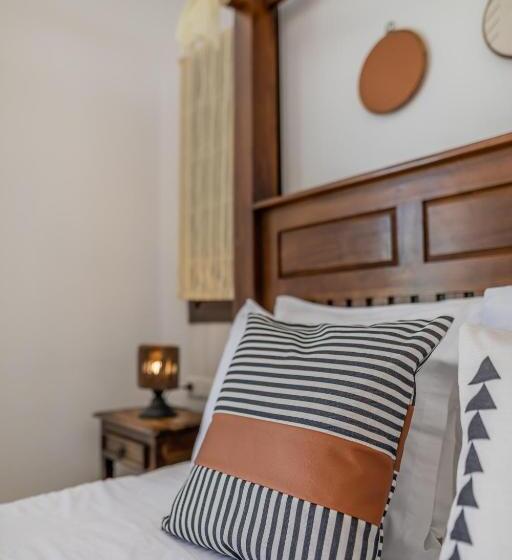 غرفة قياسية رباعية, Anemomilos