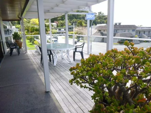 デラックススタジオ, Austria Motel