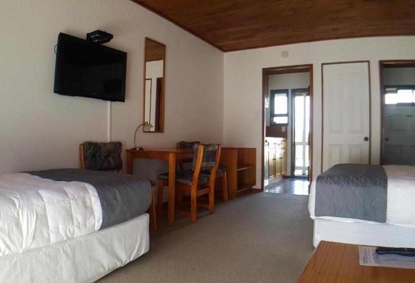 标准工作室, Austria Motel