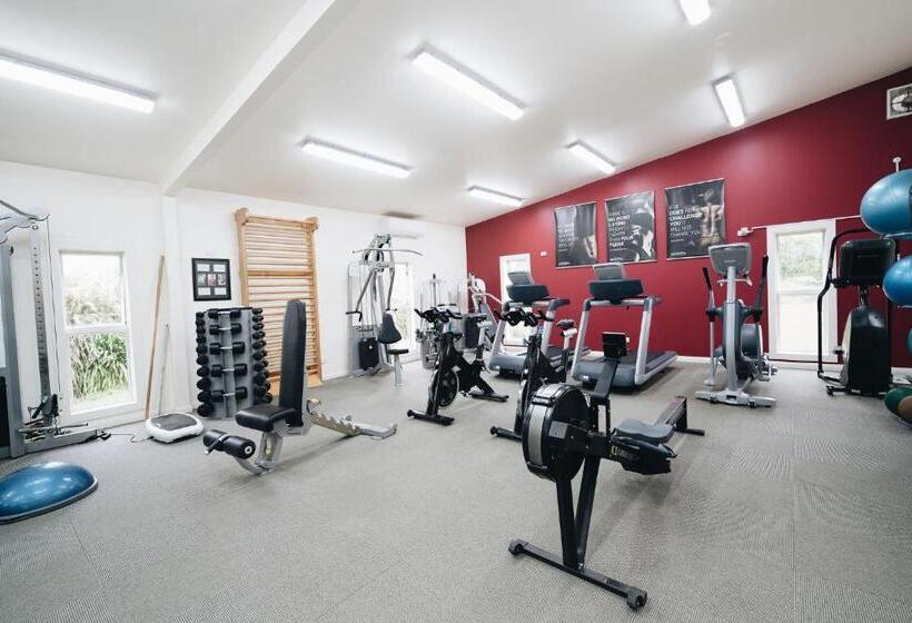 Студия Стандарт, Brackenridge Country Retreat & Spa