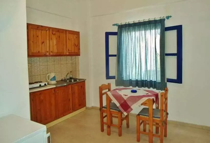 庭の見える１ベッドルームアパートメント, Apollonia Apartments