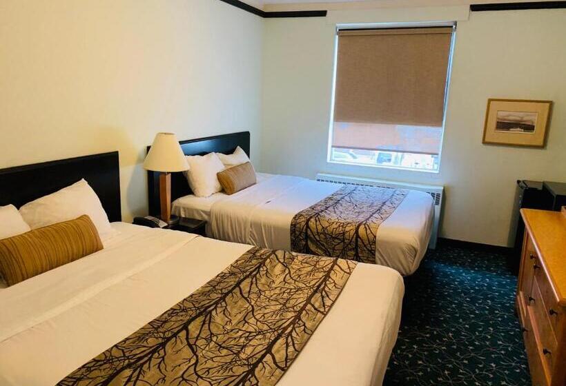 غرفة قياسية, At The Waldorf