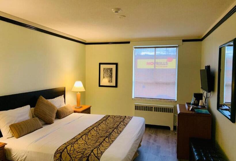 غرفة قياسية سرير كينج, At The Waldorf