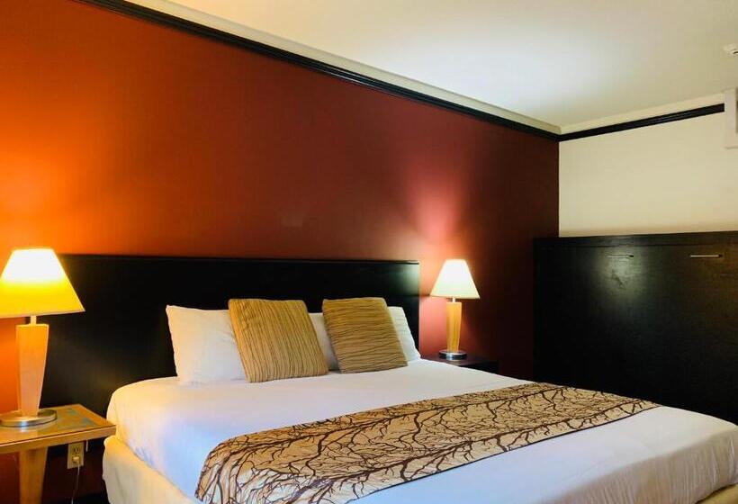 غرفة ديلوكس سرير كينج, At The Waldorf