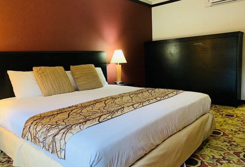 Quarto Estandar, At The Waldorf