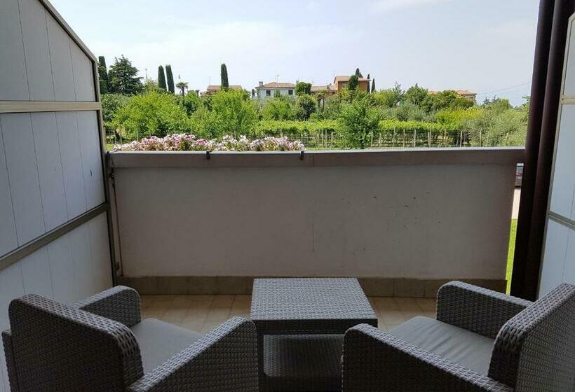 基本间, Bella Lazise