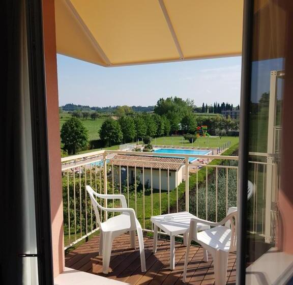 标准间带阳台, Bella Lazise