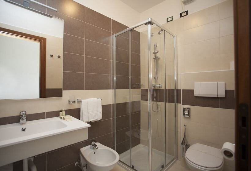 基本间, Bella Lazise